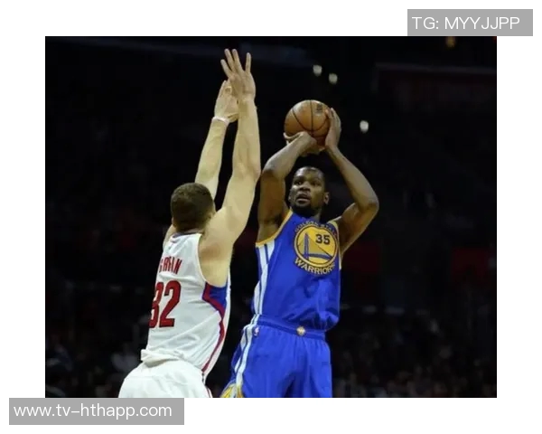 杜兰特谈挡拆战术的重要性与应对包夹的智慧选择